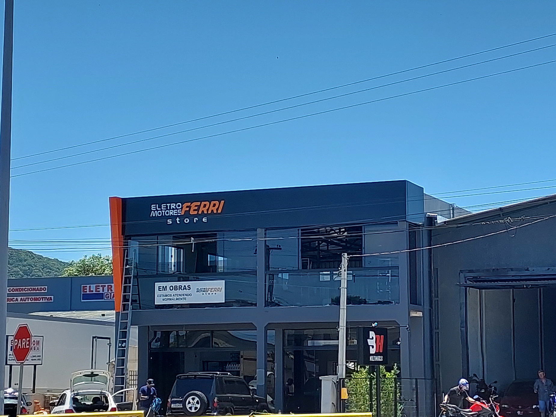Fachada comercial Eficaz